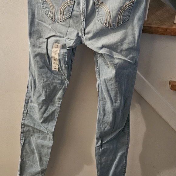Hollister Low Rise Jeggings (Size 1R) - Picture 3 of 5